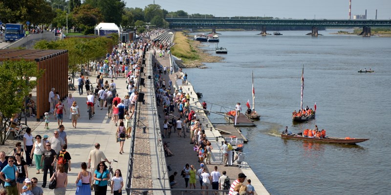 vistula boulevard in the summer